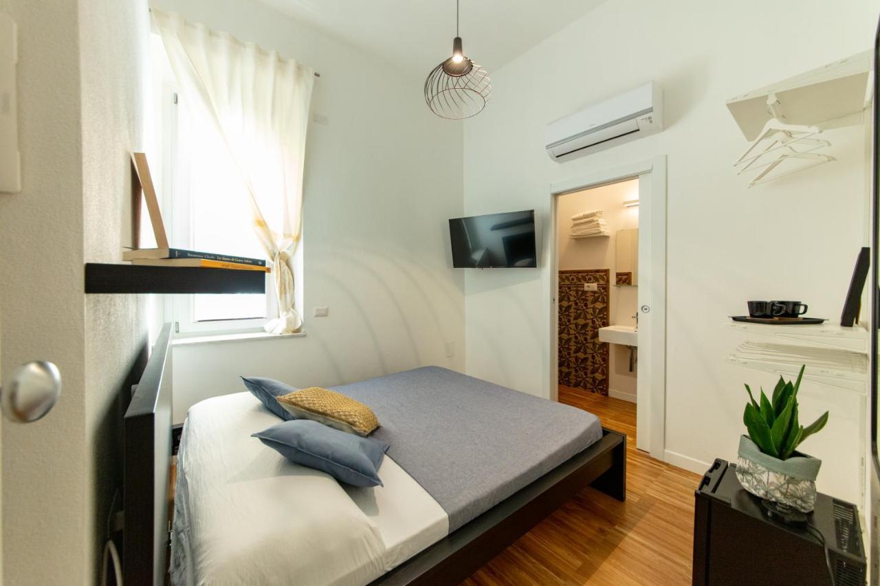 Lele'S Rooms Cagliari Extérieur photo